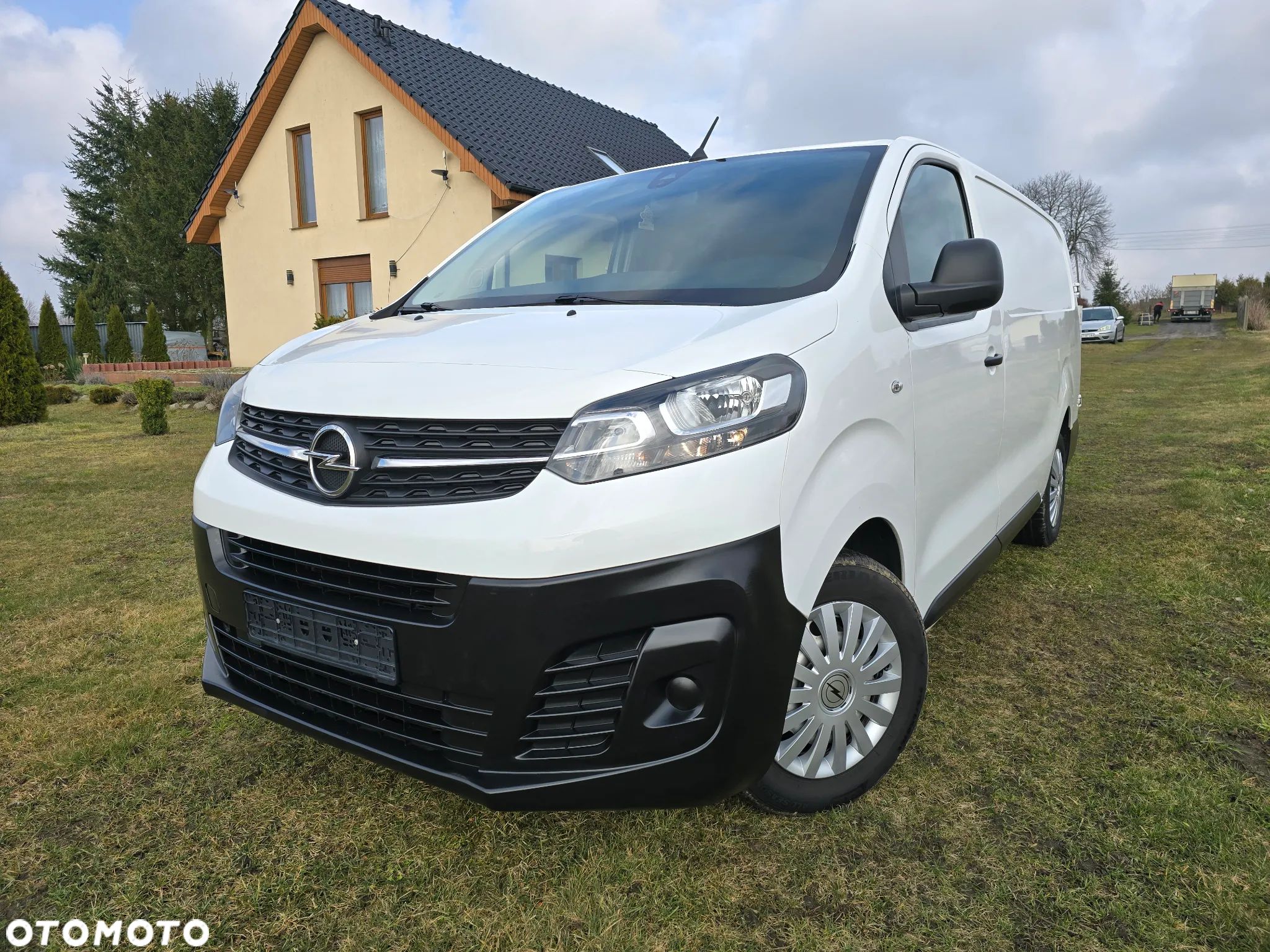 Opel Vivaro - 1