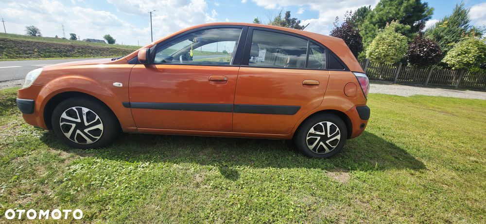Kia Rio 1.4 Comfort - 10
