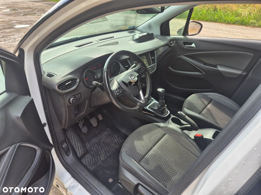 Opel Crossland X 1.2 T Enjoy S&S - 11