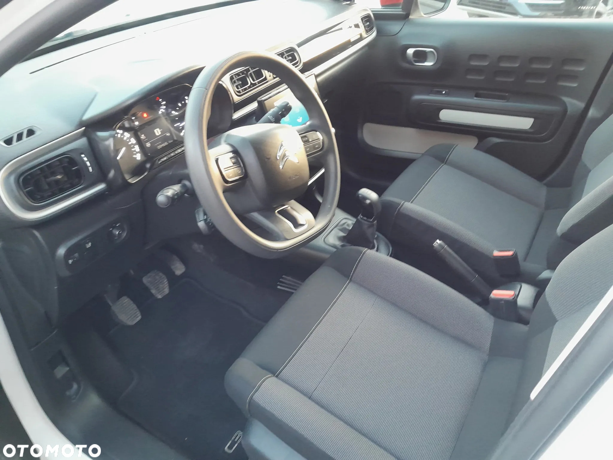 Citroën C3 Pure Tech 82 SHINE - 9