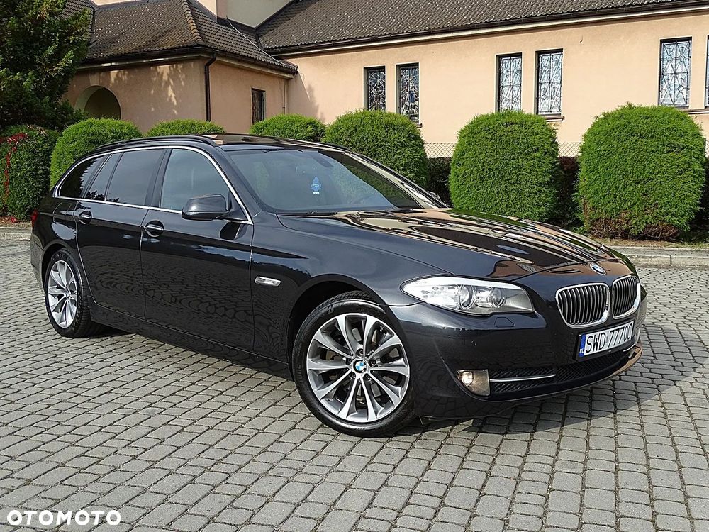 BMW 5 Series 2012 photo 2