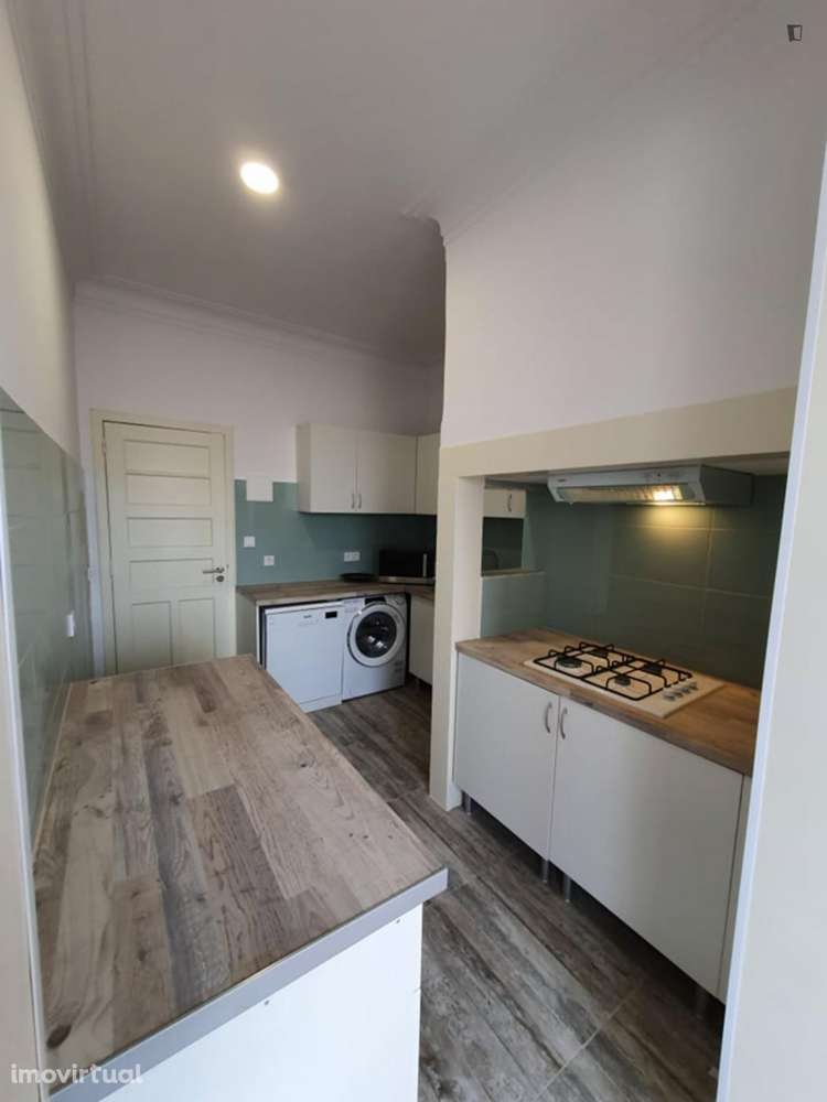 Quarto - localizado em Alameda Lisbon - Grande imagem: 4/12