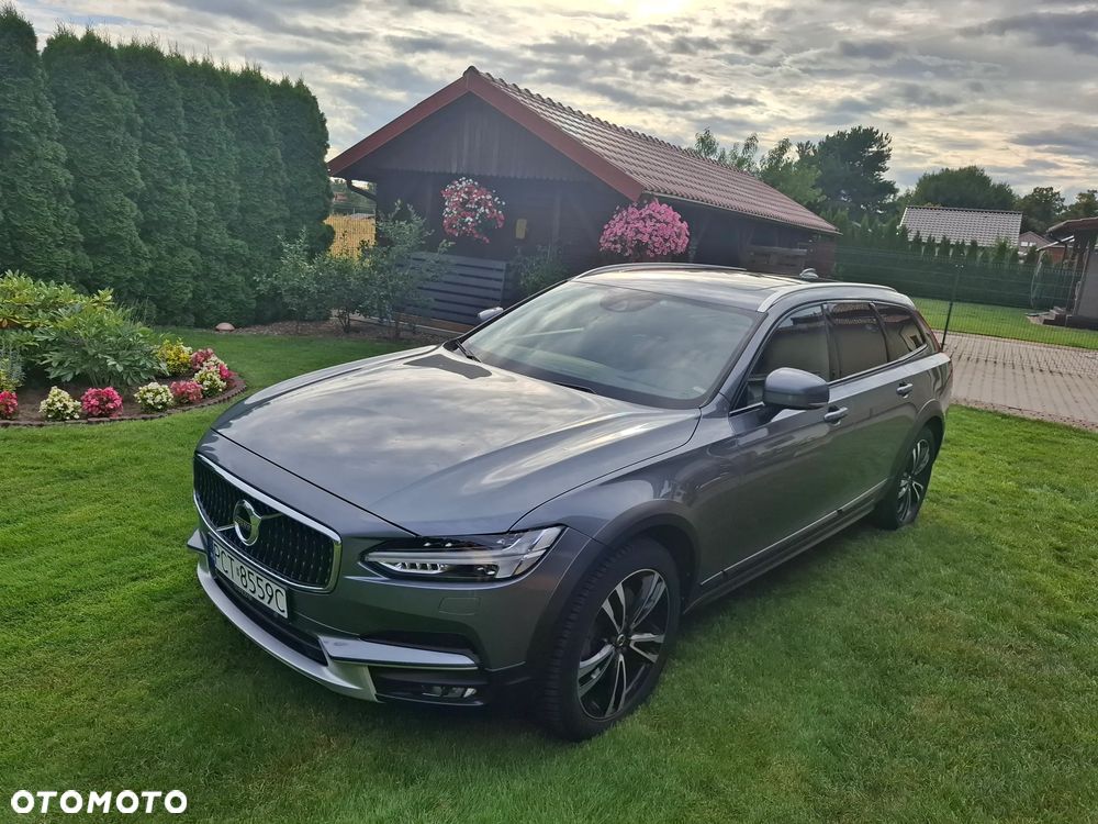 Volvo V90 Cross Country D4 AWD Ocean Race - 1