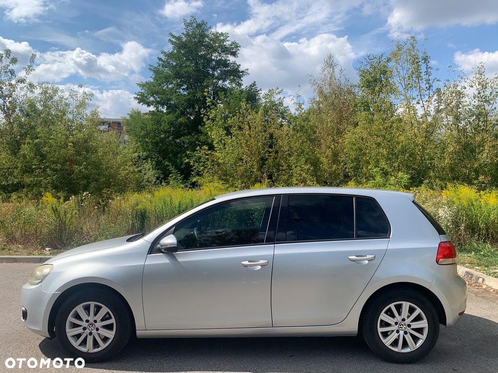 Volkswagen Golf - 6