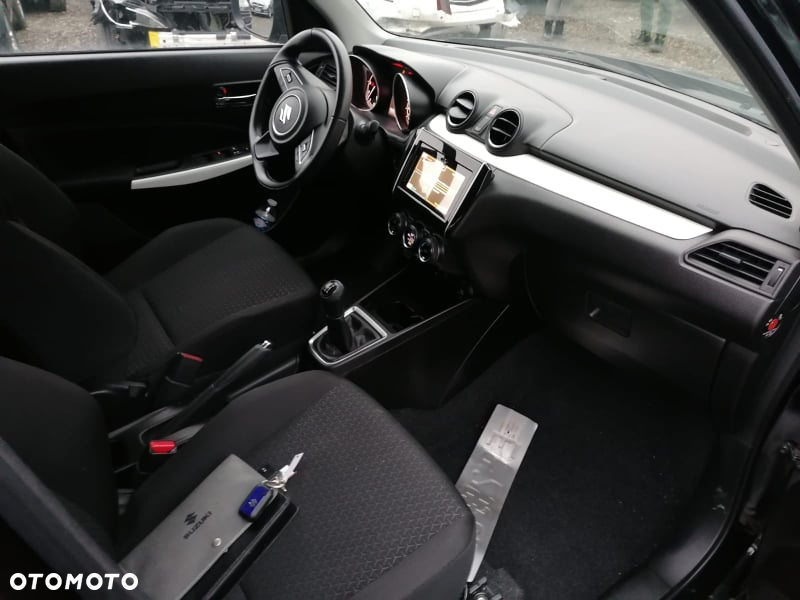 Suzuki Swift 1.0 Boosterjet (SHVS) Hybrid Comfort+ - 17