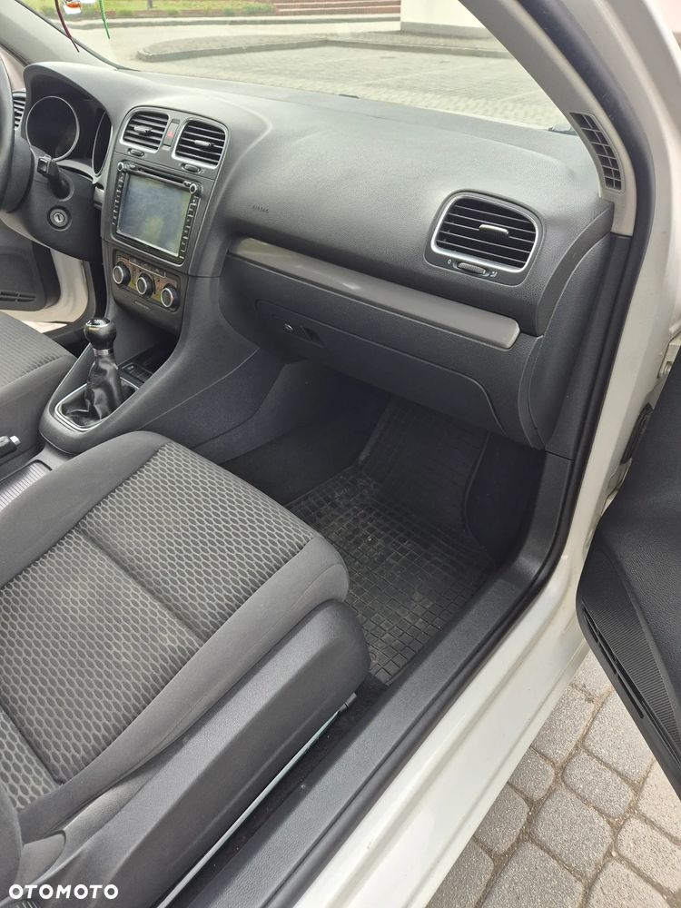 Volkswagen Golf - 6