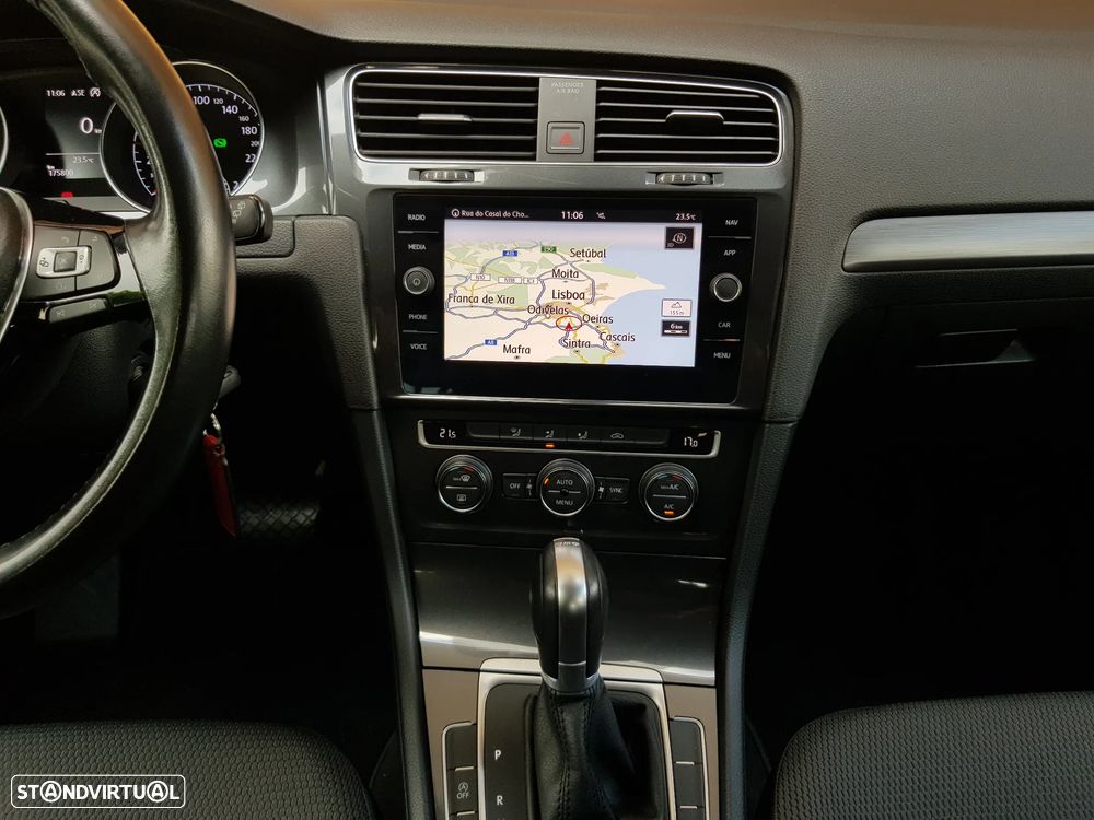 VW Golf Variant 1.6 TDi Confortline DSG - 19