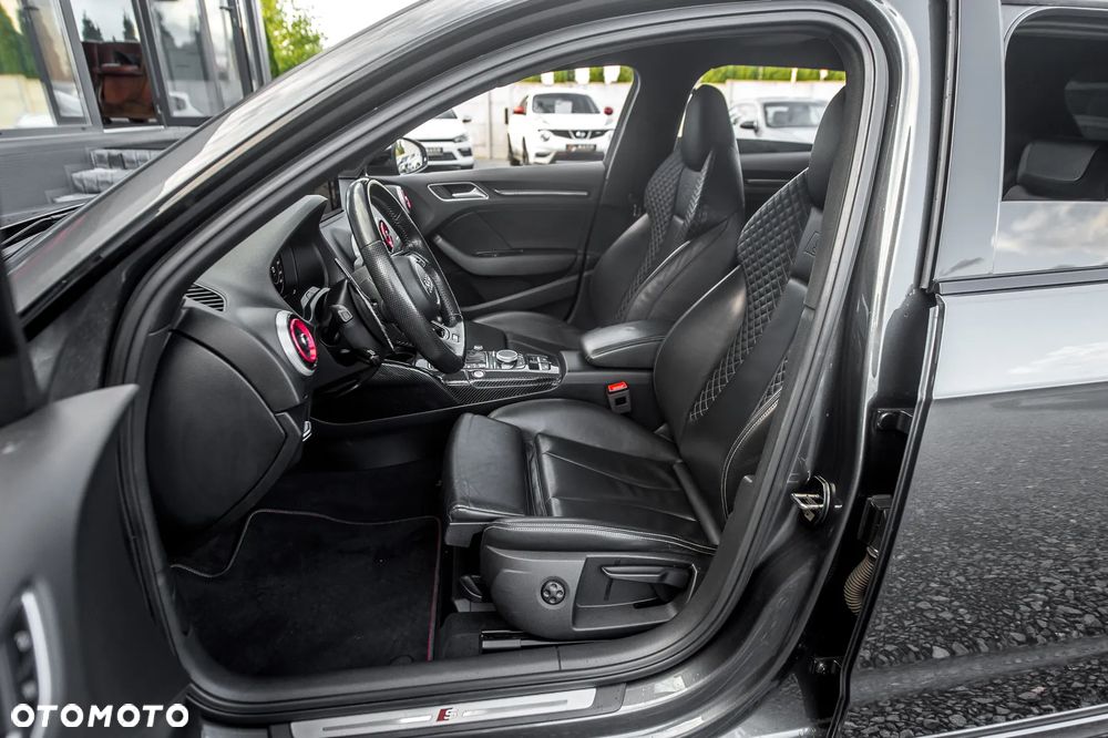 Audi S3 S tronic - 17