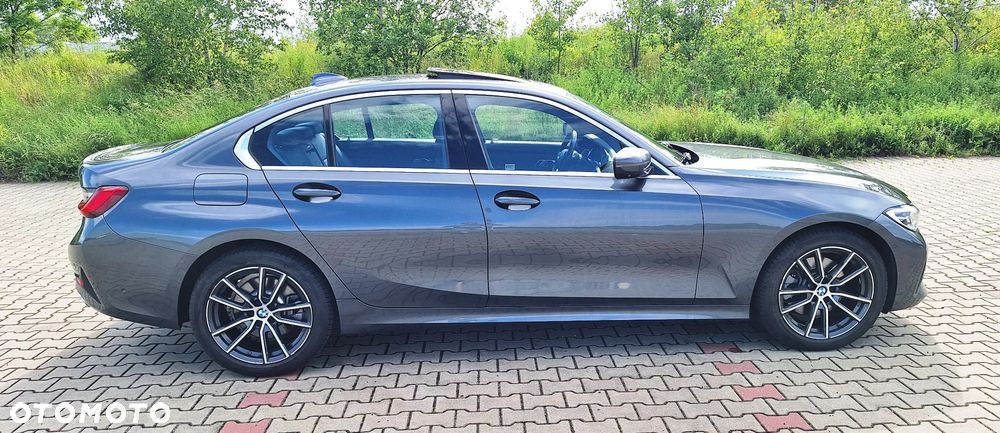 BMW Seria 3 330i xDrive Sport - 4