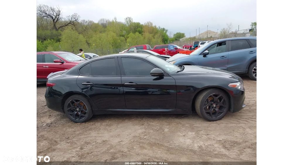 Alfa Romeo Giulia 2.0 Turbo 16V AT8-Q4 Ti - 3