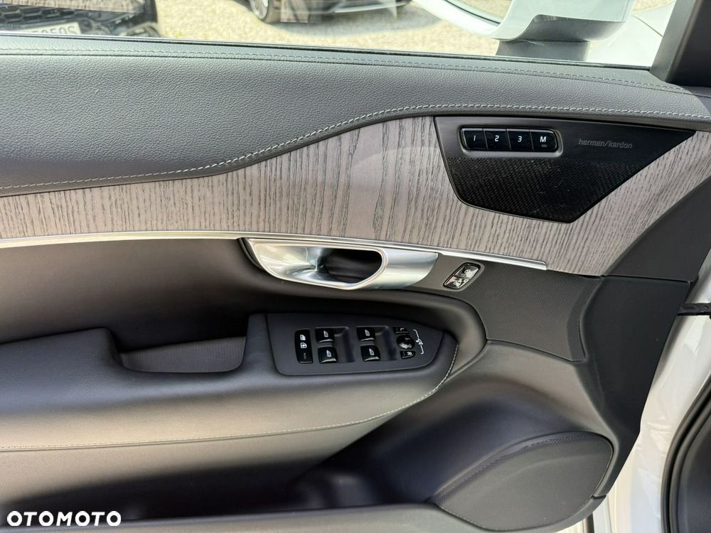 Volvo XC 90 - 29