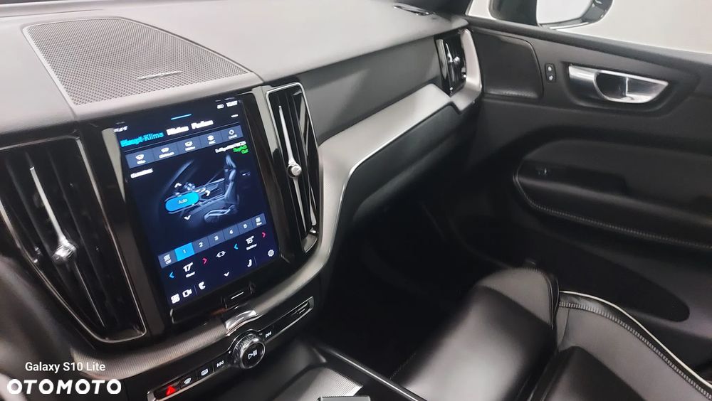 Volvo XC 60 B4 D AWD Ultimate Dark - 23