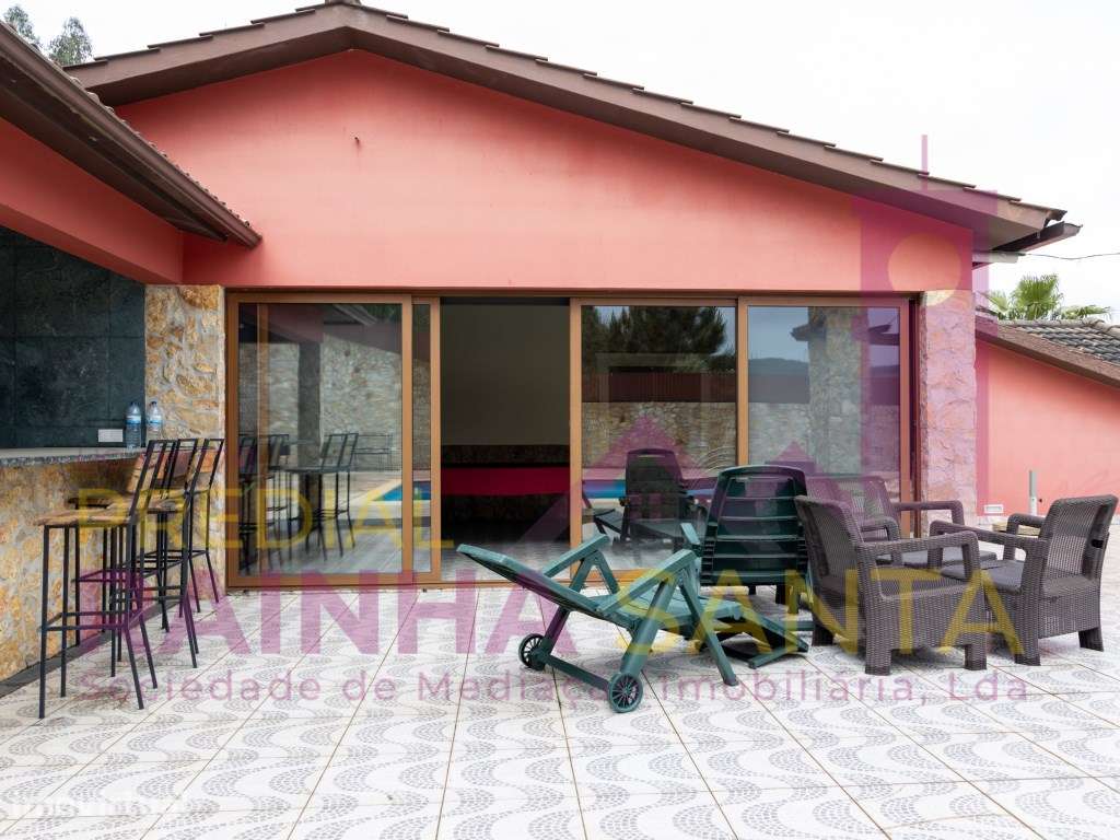 Moradia T8 com piscina, salão de jogos e 1120 m² de terreno em Pena... - Grande imagem: 3/26