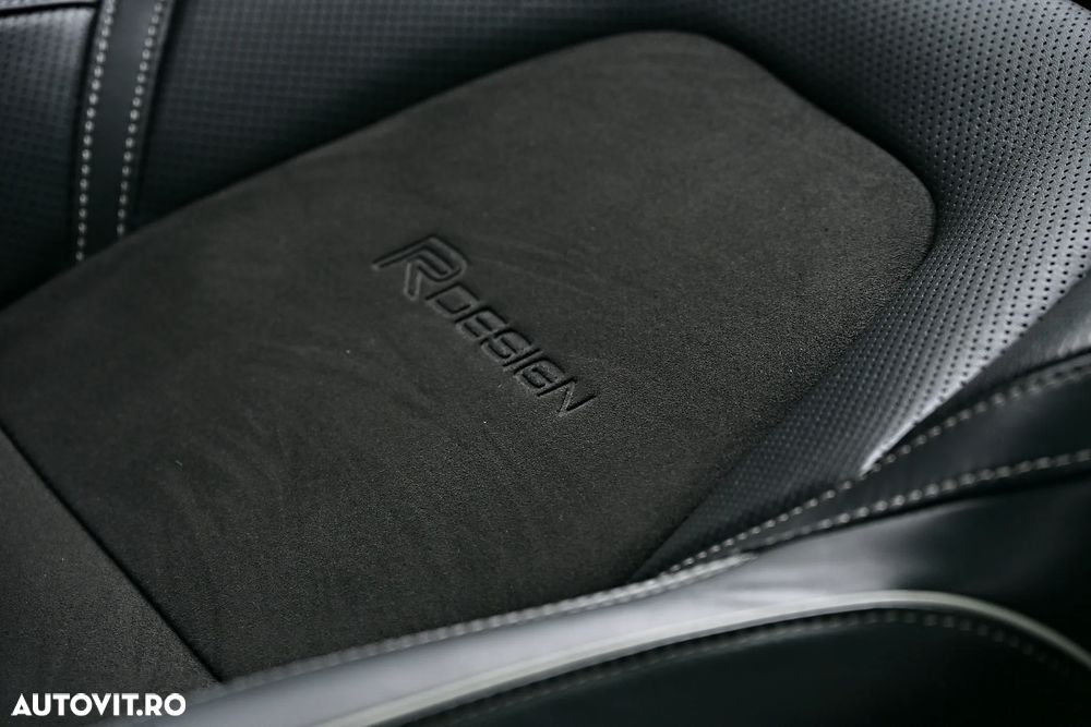 Volvo XC 60 D5 AWD R-Design - 33