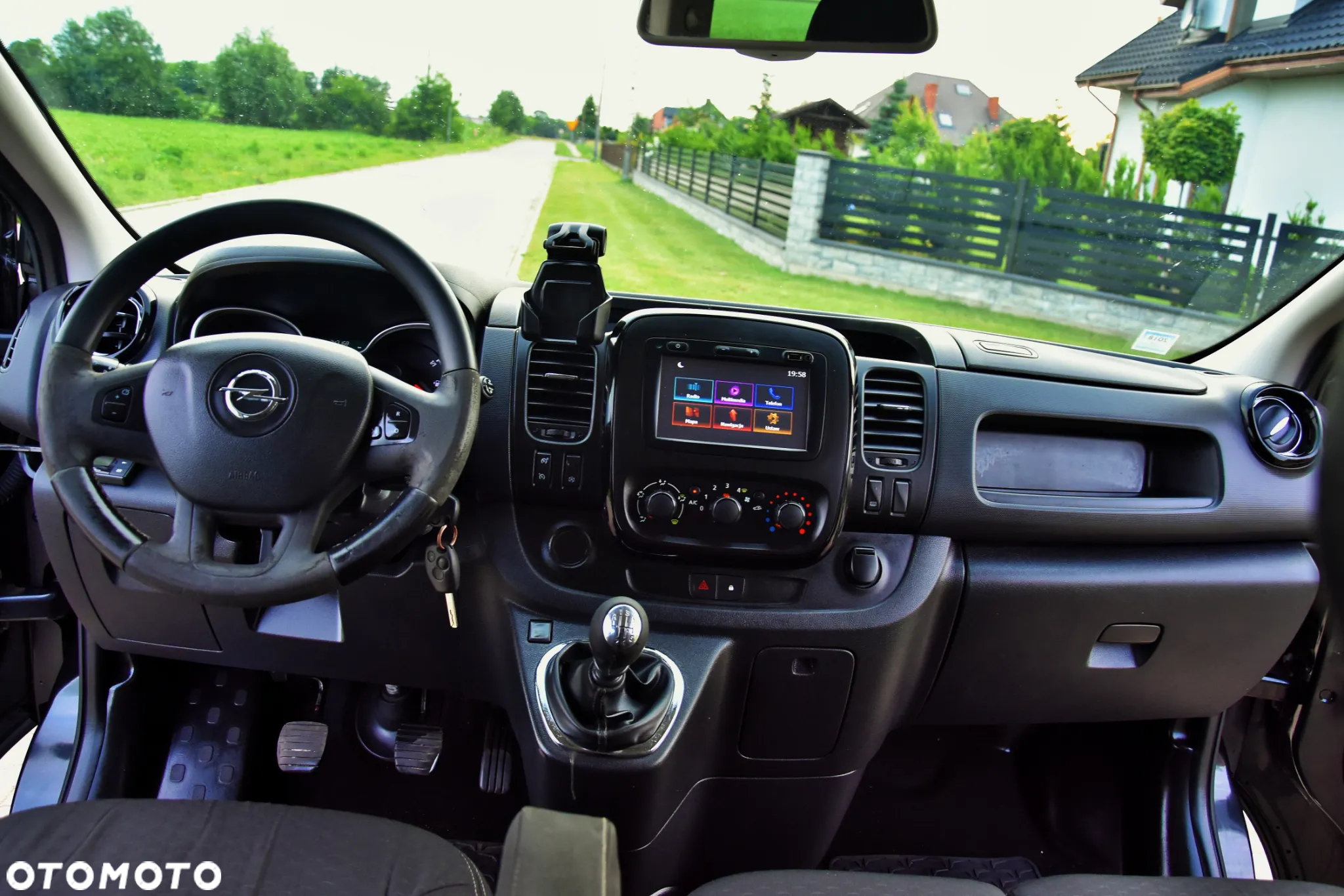 Opel Vivaro L2H1 2.9t Elegance - 17