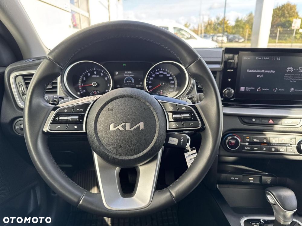 Kia Ceed 1.5 T-GDI M DCT - 11