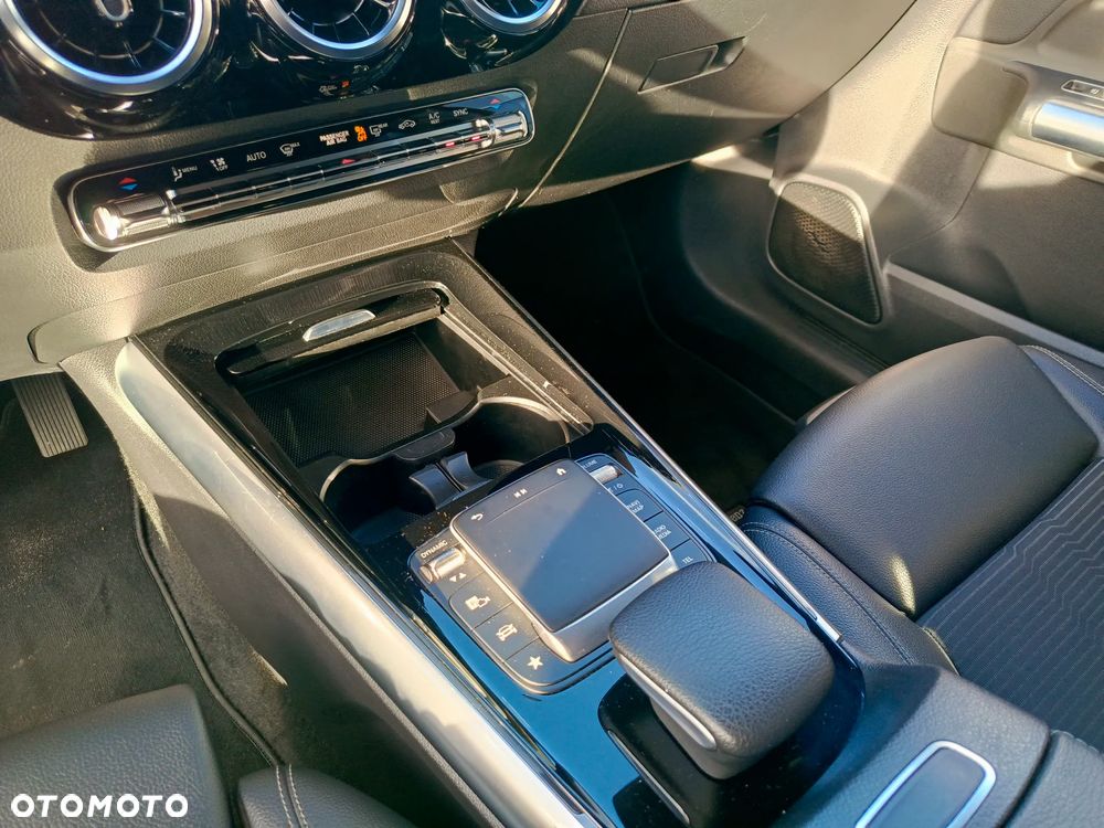 Mercedes-Benz GLA 200 Style - 14