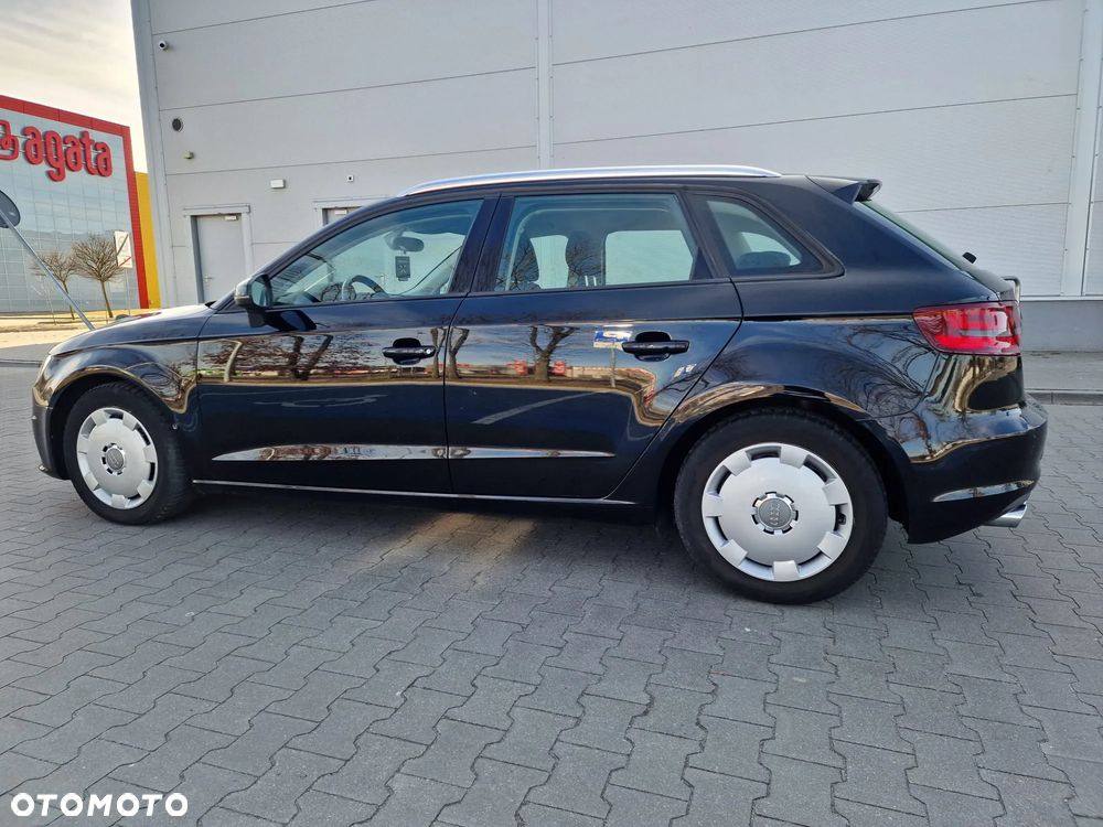 Audi A3 Sportback 1.4 TFSI Attraction - 4