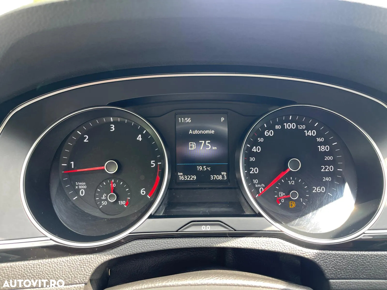 Volkswagen Passat Variant 2.0 TDI DSG Comfortline - 8