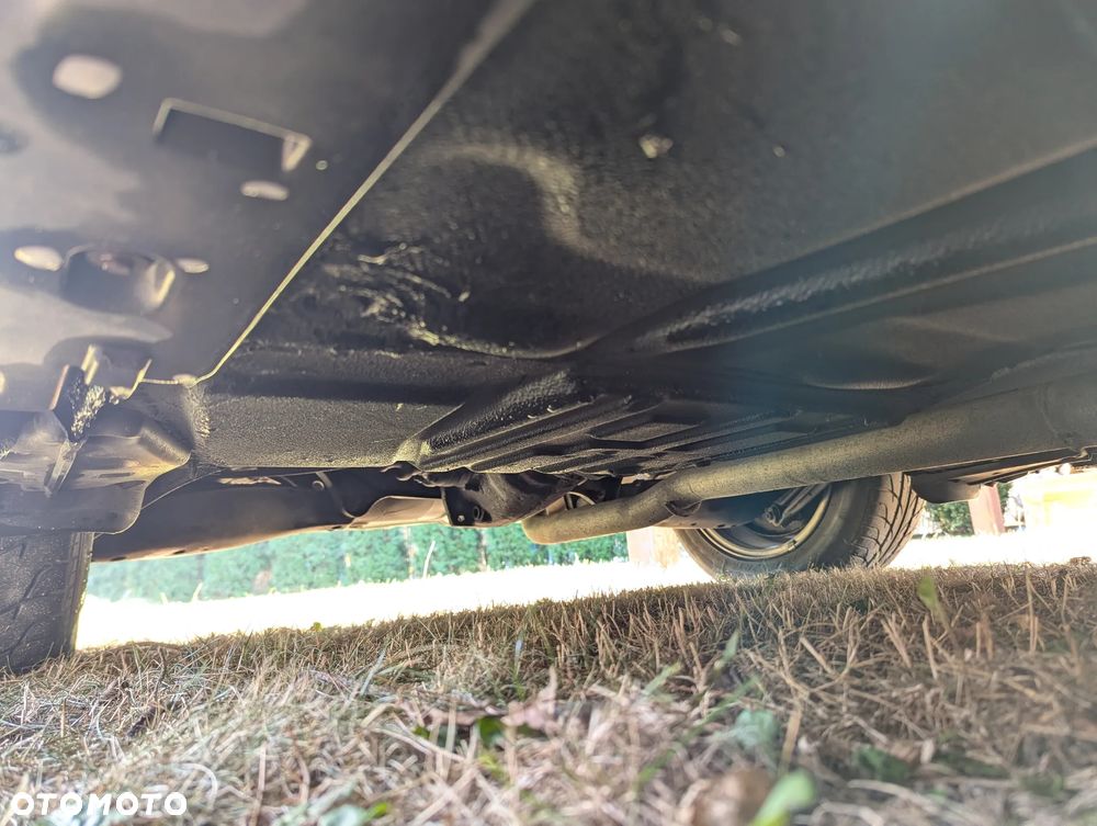 Mercedes-Benz Klasa E 250 TD Elegance - 17