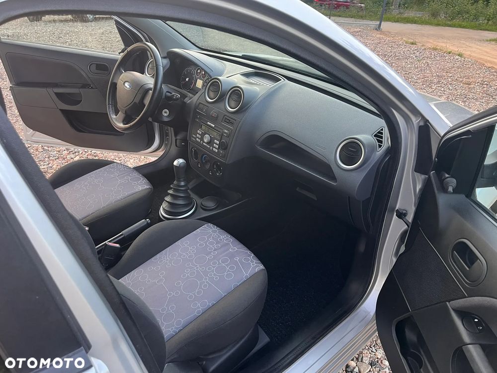 Ford Fiesta 1.4 Connection - 17