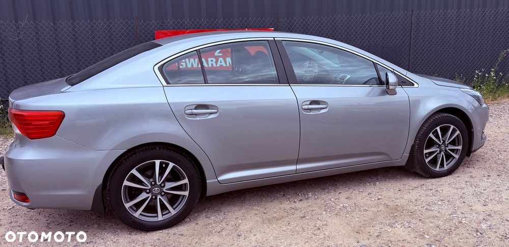 Toyota Avensis 2.0 D-4D Executive - 4