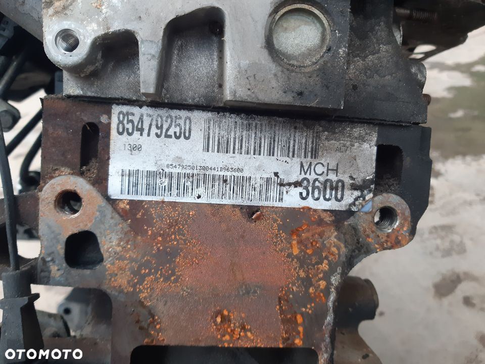 SILNIK M47D20

 BMW
 320D E46 317/5 ORIENT BLAU - 4