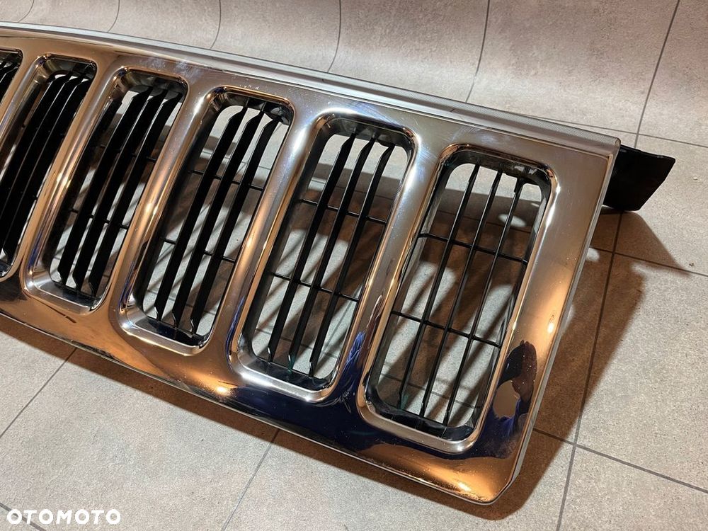 JEEP COMMANDER XK XH ATRAPA GRIL ORYGINAŁ ŁADNY STAN - 6