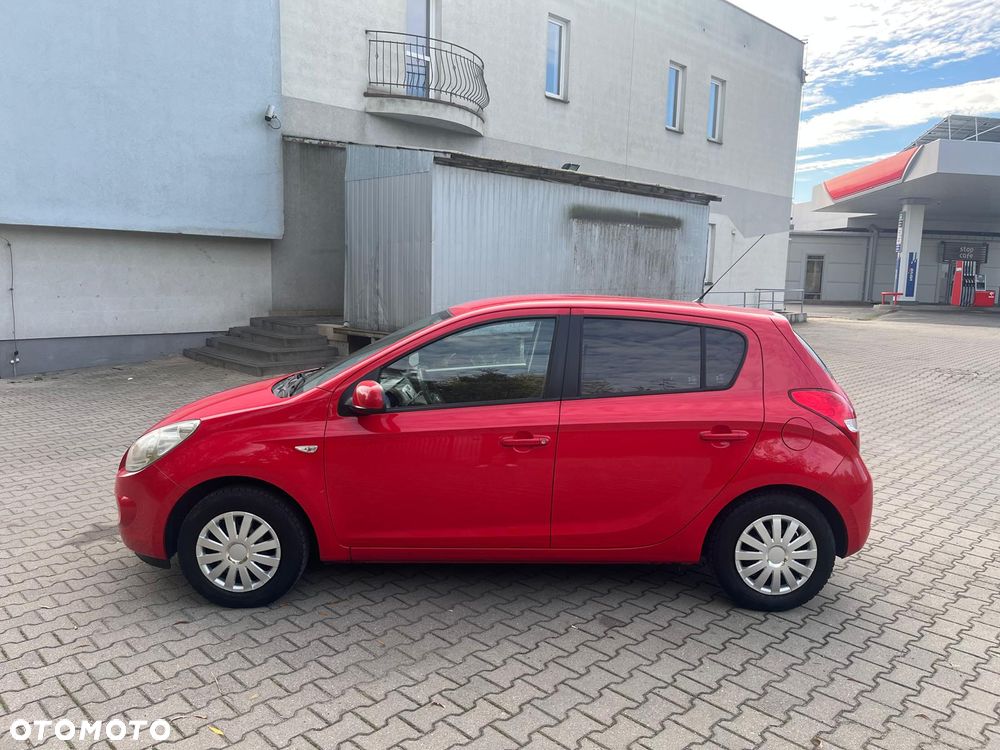 Hyundai I20 2010 photo 3