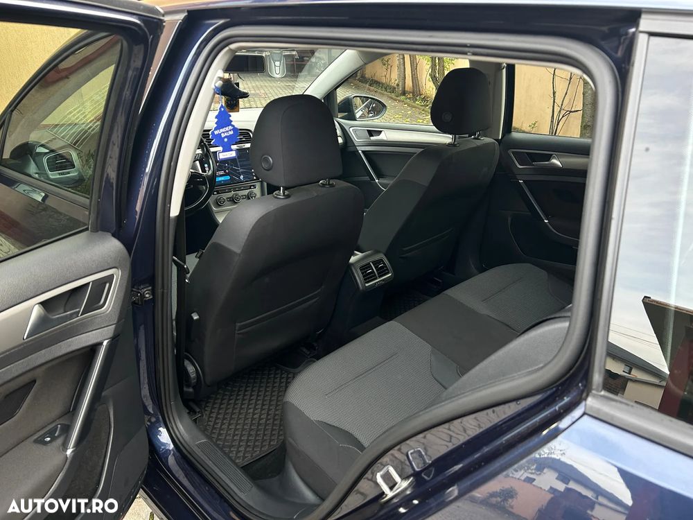 Volkswagen Golf 1.6 TDI DPF BlueMotion Technology Comfortline - 24