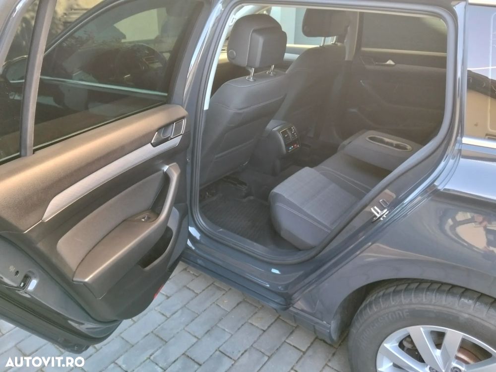 Volkswagen Passat 2.0 TDI DSG Comfortline - 10