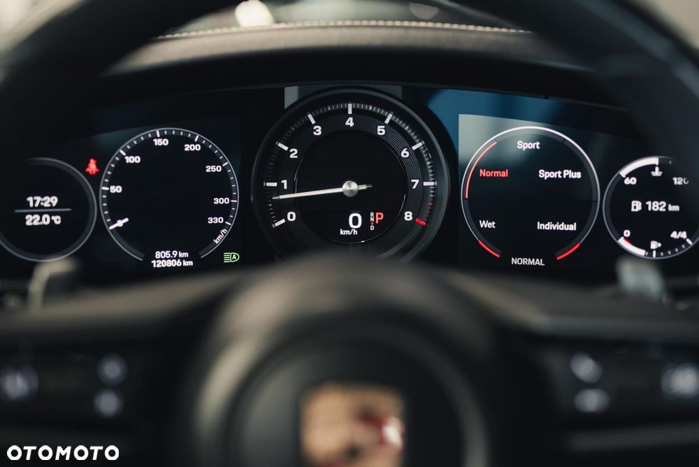Porsche 911 Carrera 4S - 32
