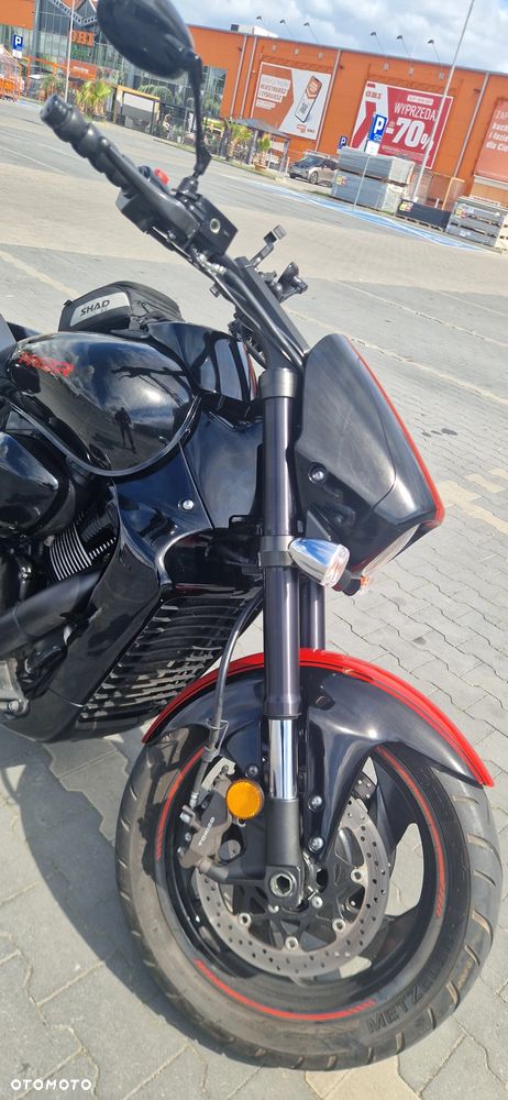 Suzuki Boulevard - 36