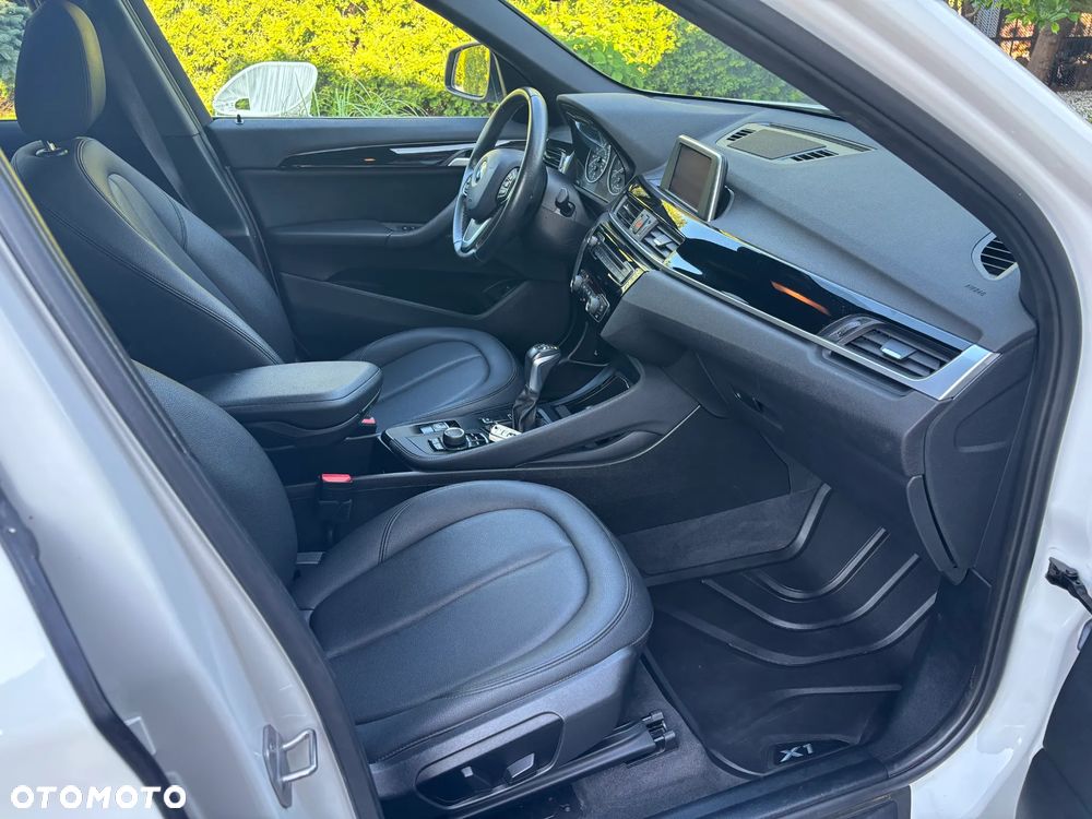 BMW X1 xDrive25i Advantage sport - 7