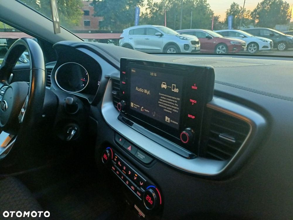Kia Ceed - 25