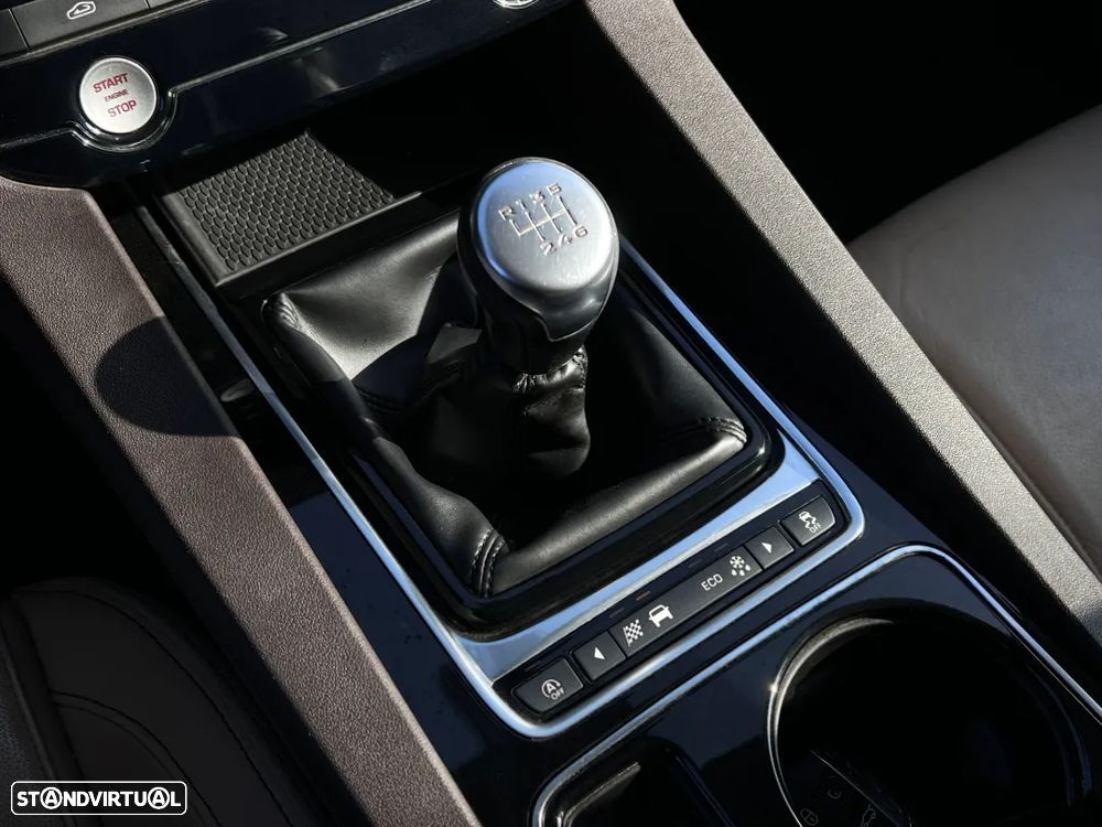 Jaguar F-Pace 2.0 i4D Portfolio - 9