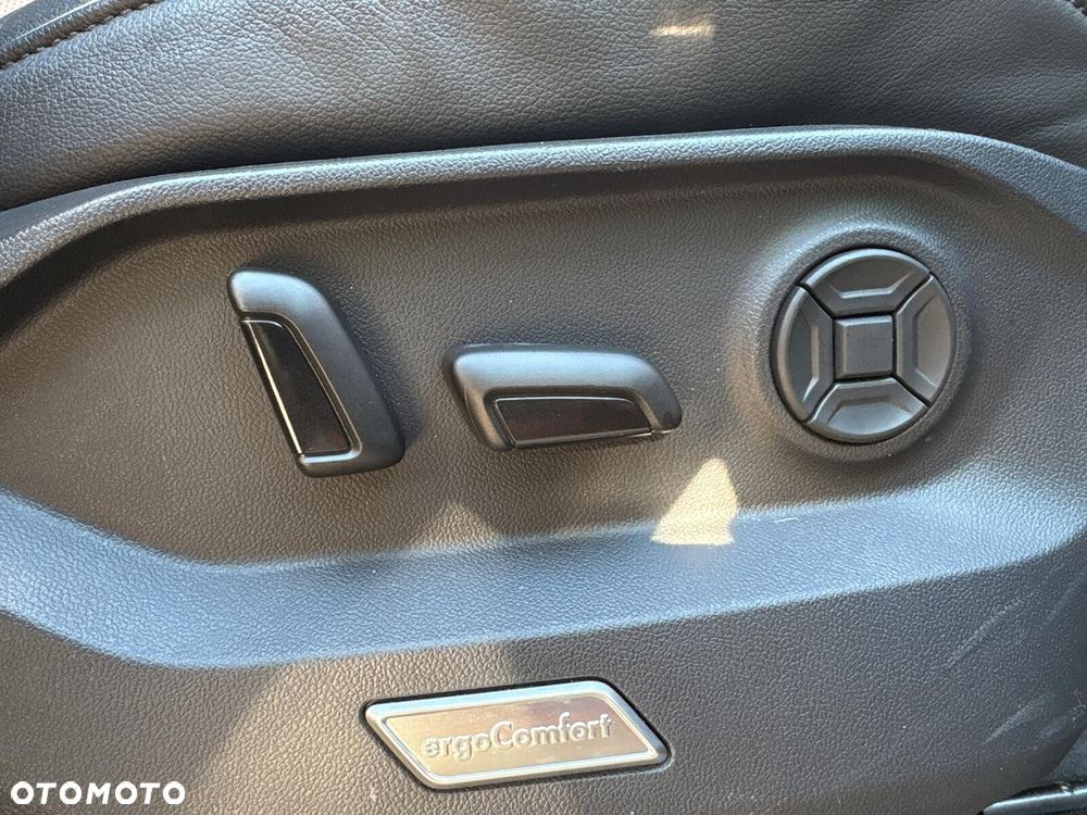 Volkswagen Touareg 3.0 V6 TDI SCR 4Mot R-Line - 36