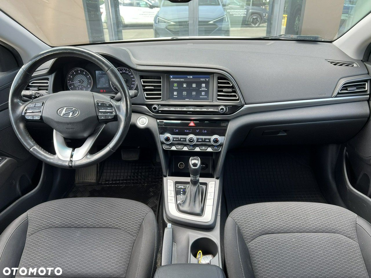 Hyundai Elantra - 17