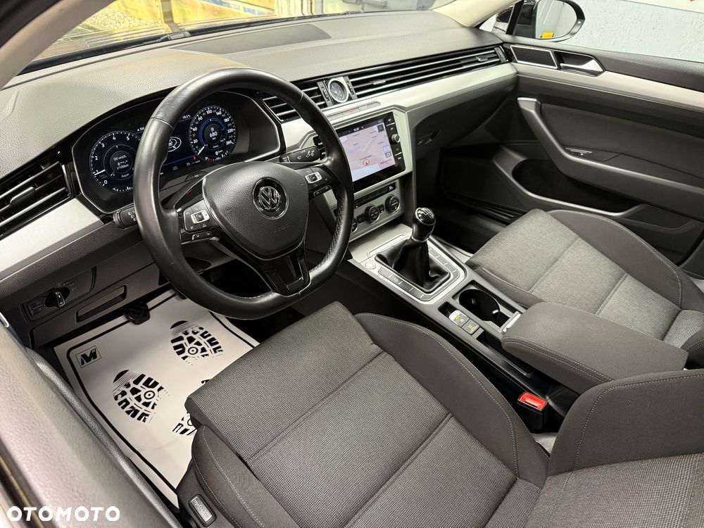 Volkswagen Passat - 7