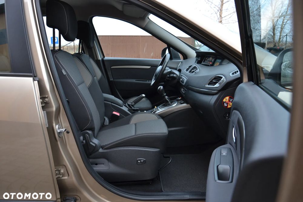 Renault Scenic dCi 110 Xmod Paris - 31