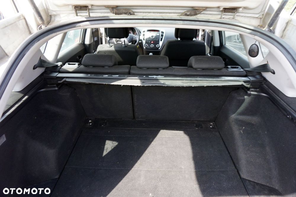 ROLETA BAGAŻNIKA CEED I LIFT KOMBI 85930-1H600-EQ KIA 2009-2012 - 1