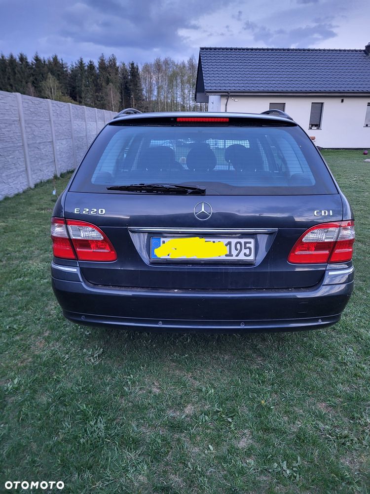 Mercedes-Benz E-Class 2003 photo 4
