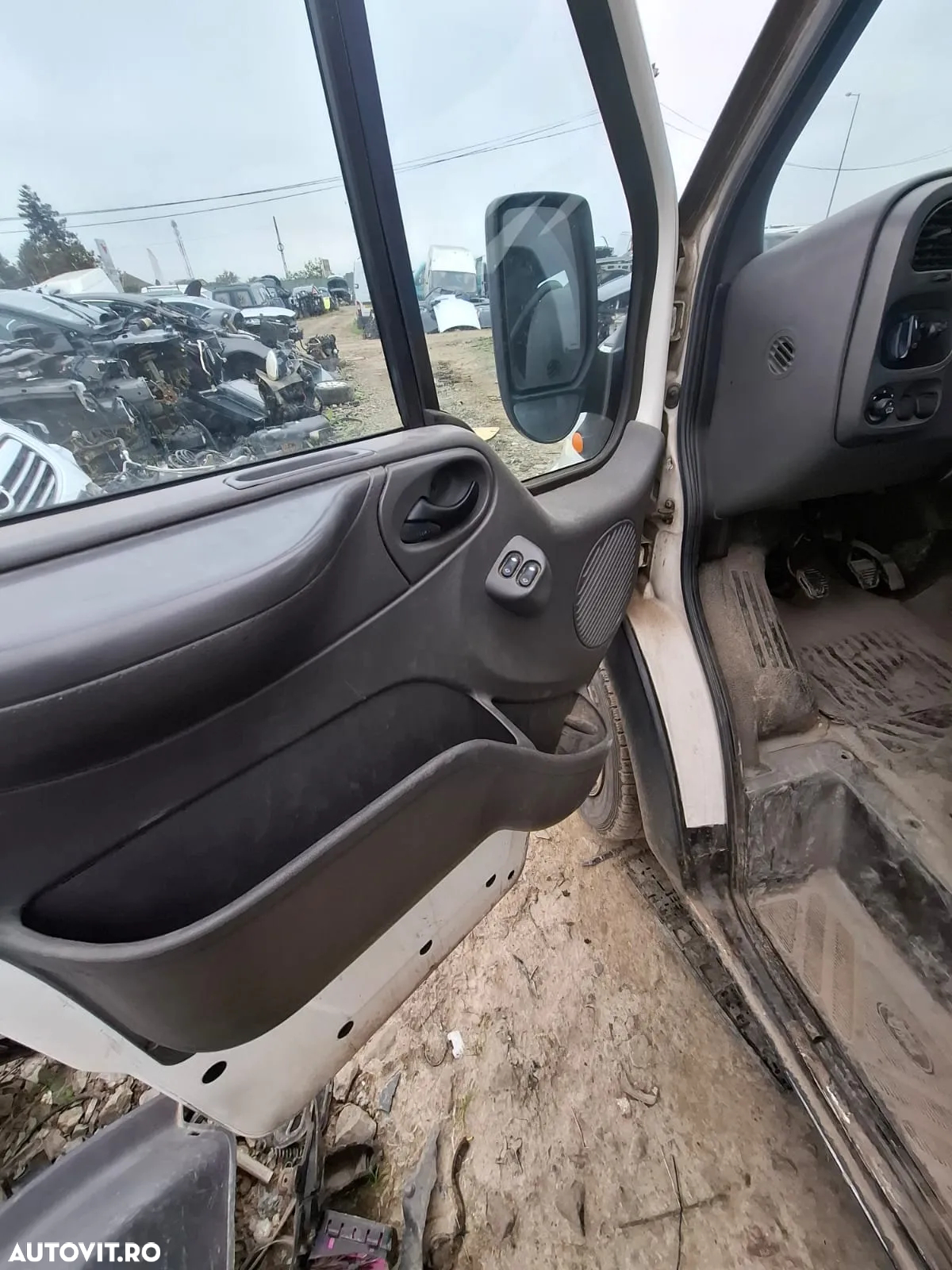 Dezmembrez Ford Transit 2.0 tddi - 7