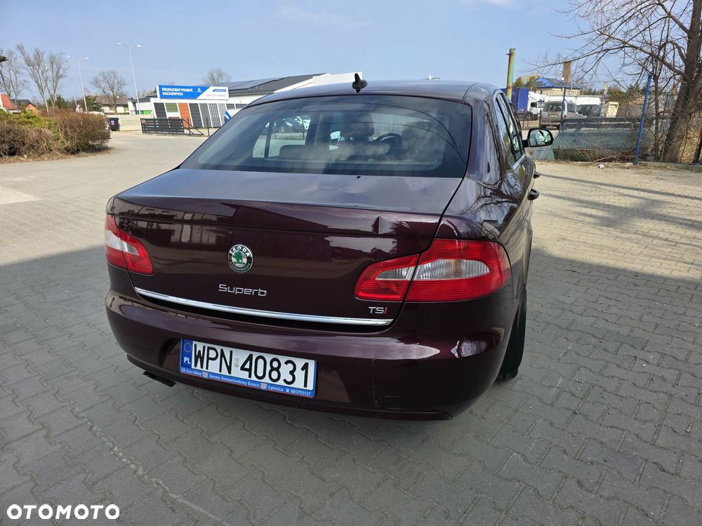 Skoda Superb 1.8 TSI DSG Comfort - 8