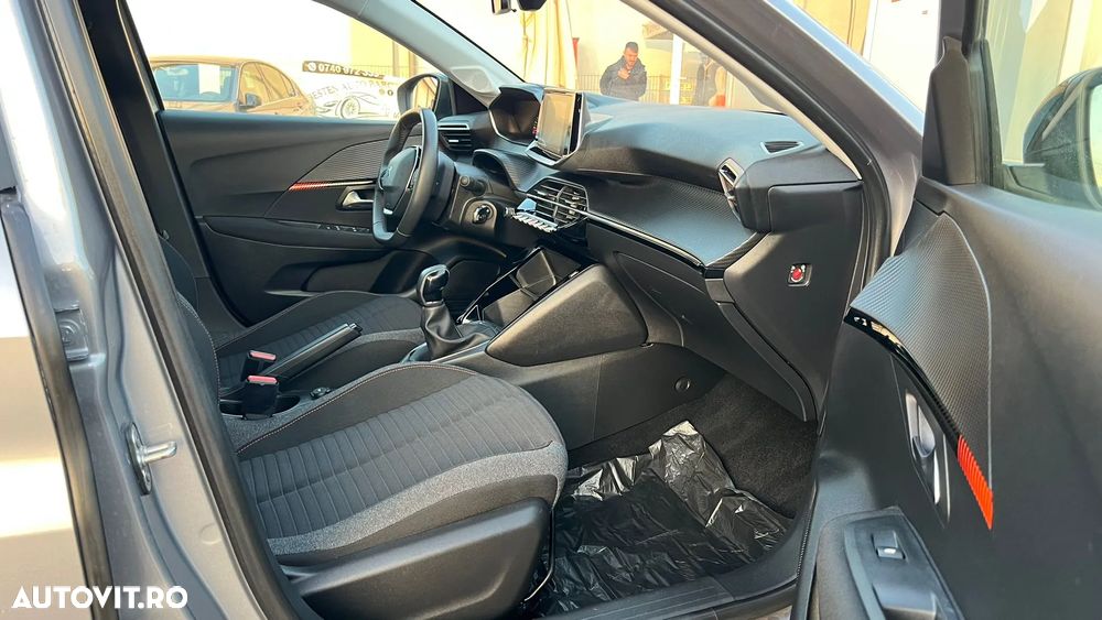 Peugeot 208 - 21
