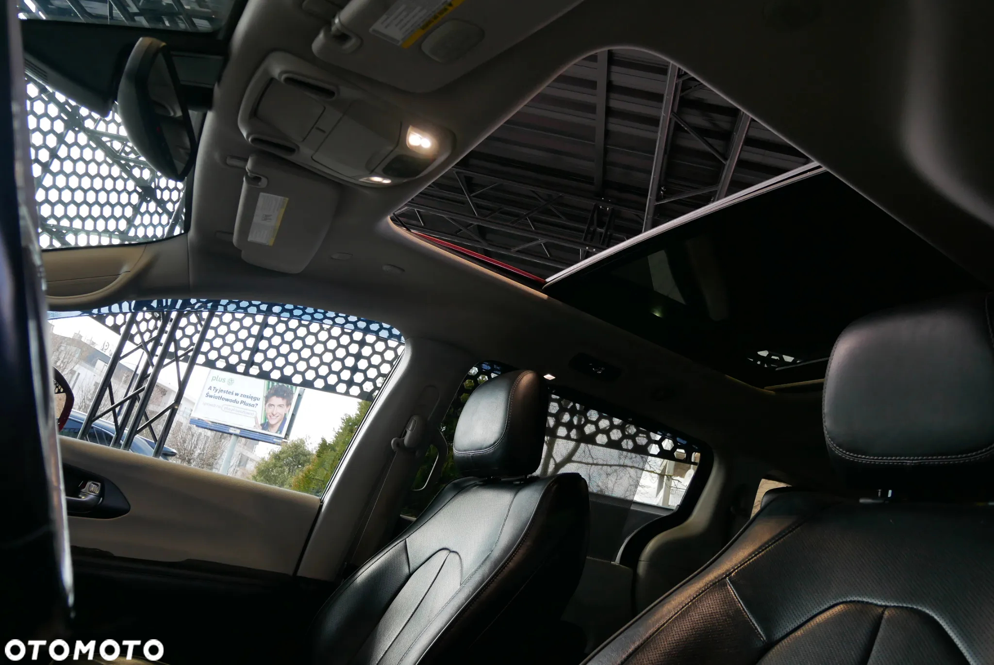 Chrysler Pacifica - 31