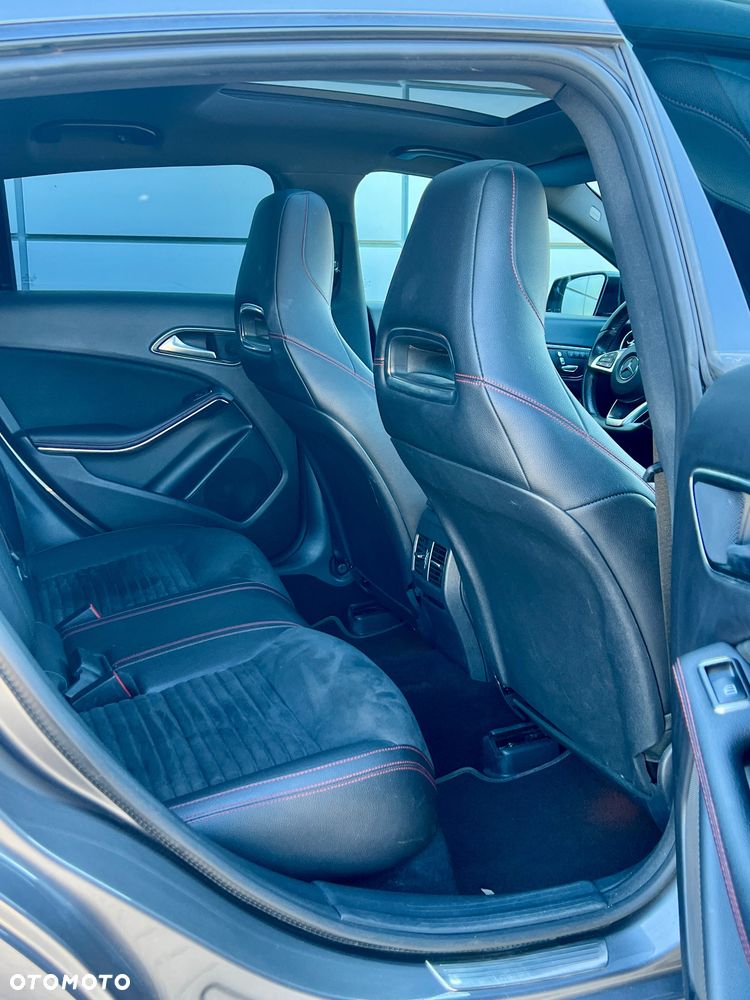 Mercedes-Benz CLA 250 4-Matic Sport - 36