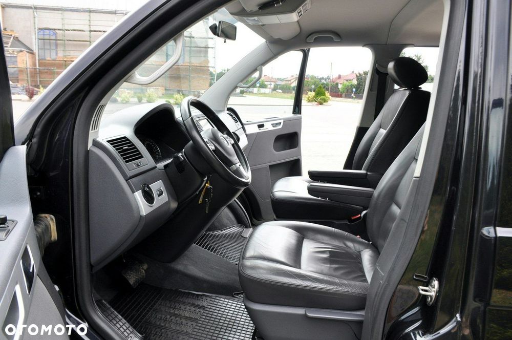Volkswagen Multivan - 27