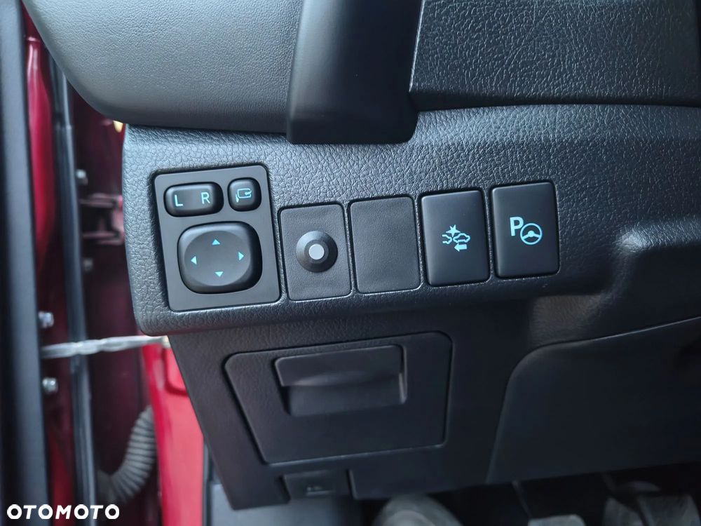 Toyota Corolla 1.4 D-4D Prestige - 23