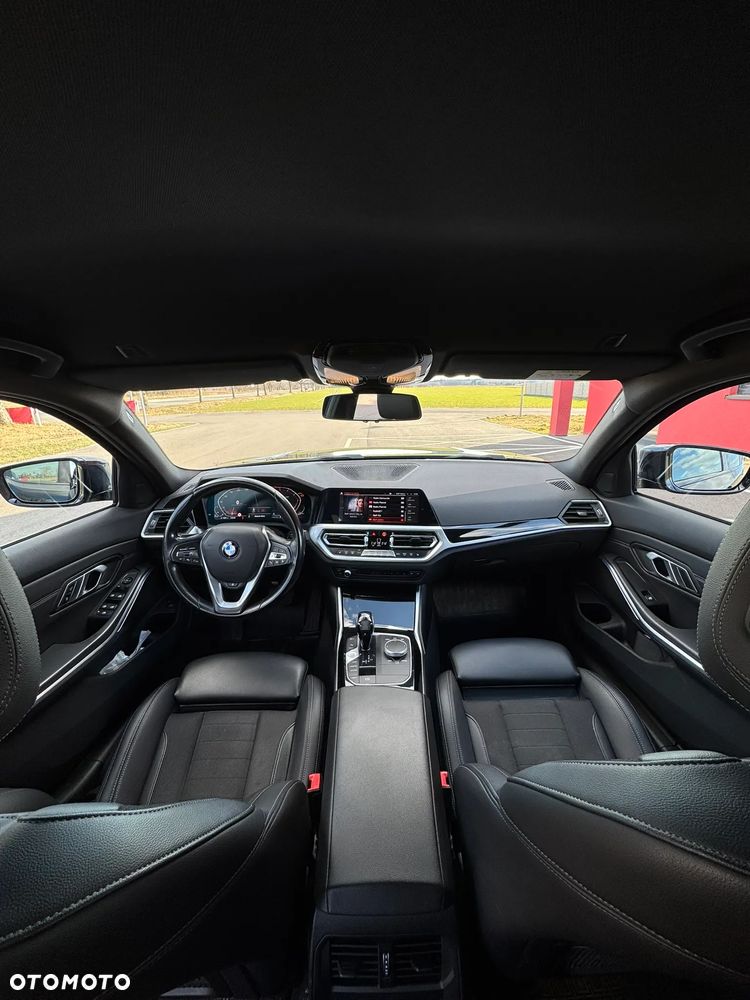 BMW Seria 3 320d Sport Line - 17